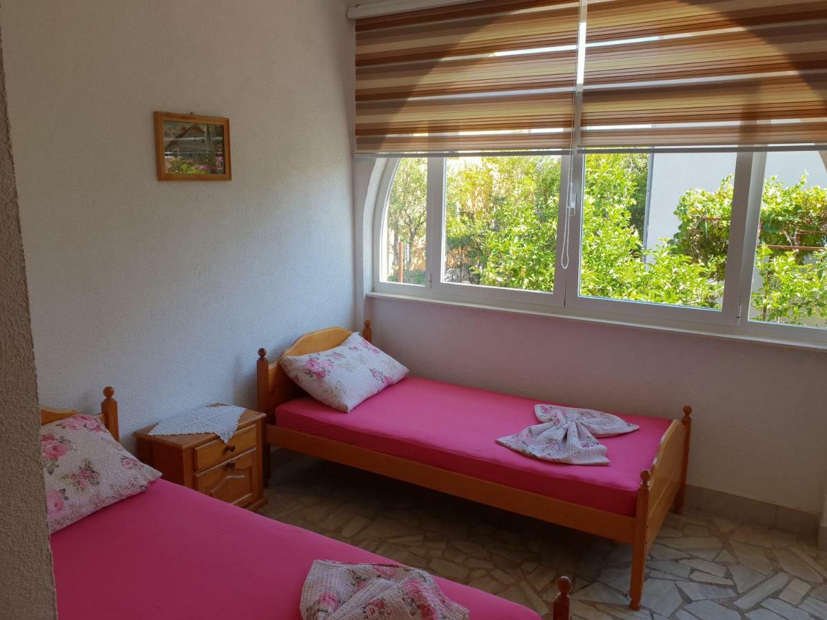 Apartments Alma Orebic Bagian luar foto